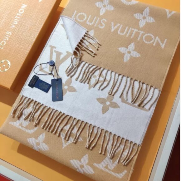 Louis Vuitton Scarf - Picture 1 of 6